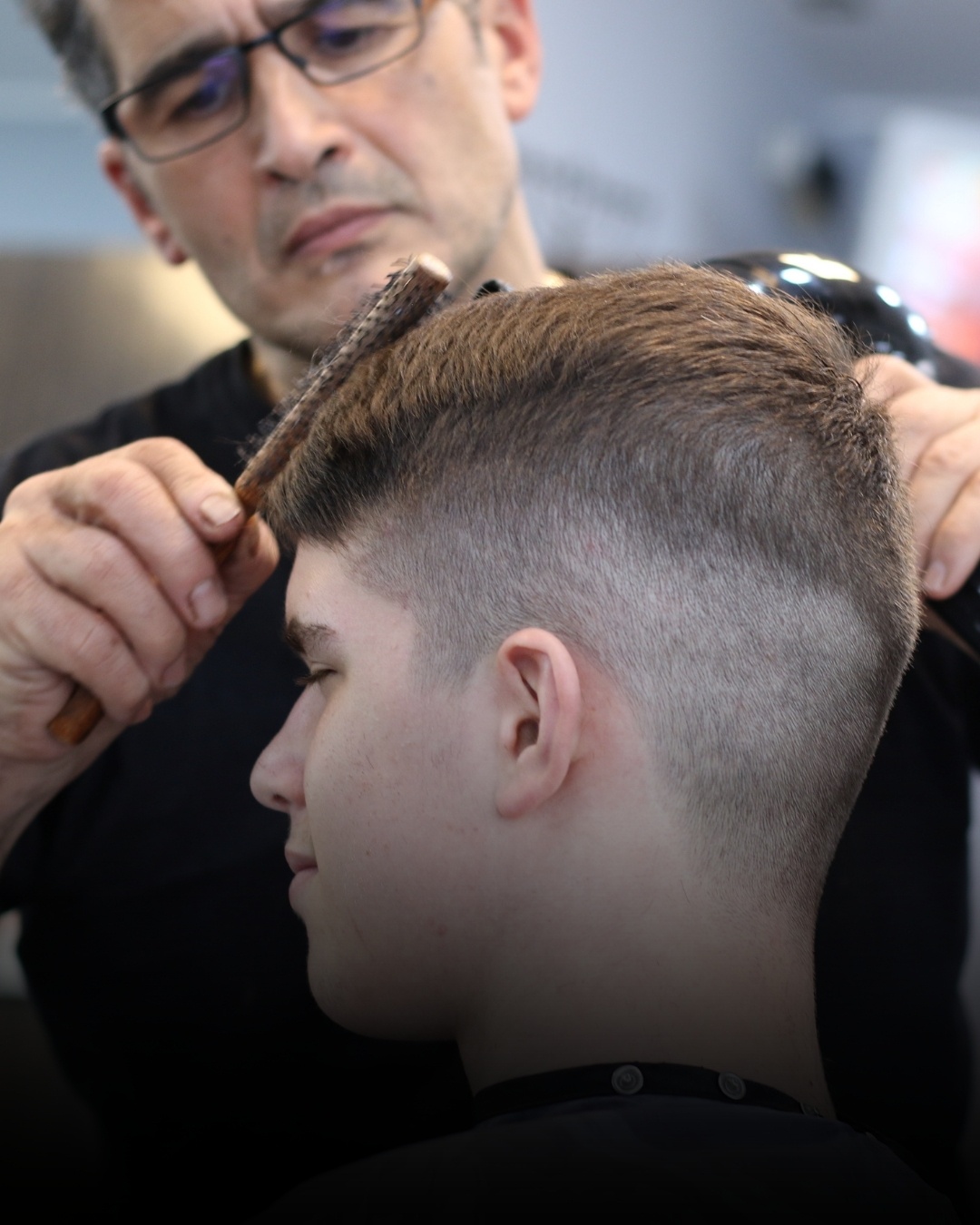 expert in Slick back Mens hairstyle